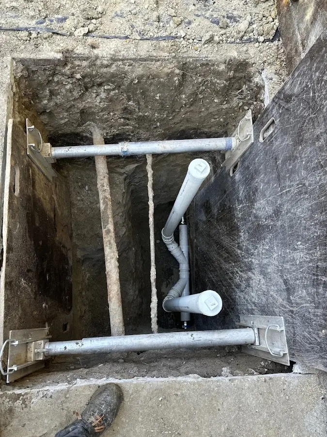 Experienced plumber completing Drain Cleaning work in Glenpool